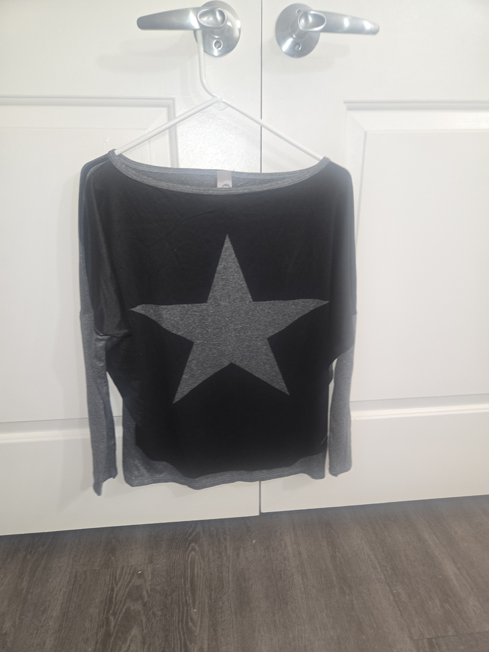Women's Black and Gray Star-Print Sweater